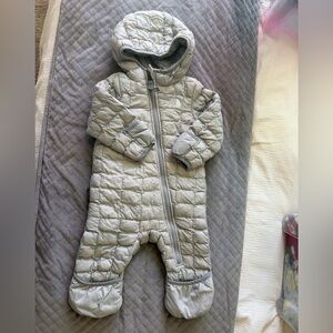 The North Face Infant Thermoball Eco Bunting Gray Snowsuit 6-12M fleece lined
